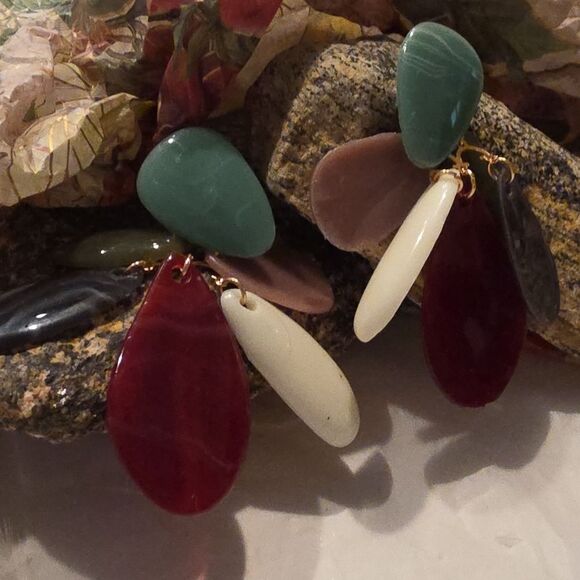 New Zara Vibrant Multicolor Resin Dangle Earrings - Picture 8 of 11